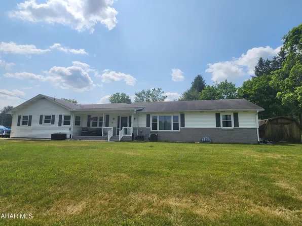 759 Loop Rd, Hollidaysburg, PA 16648