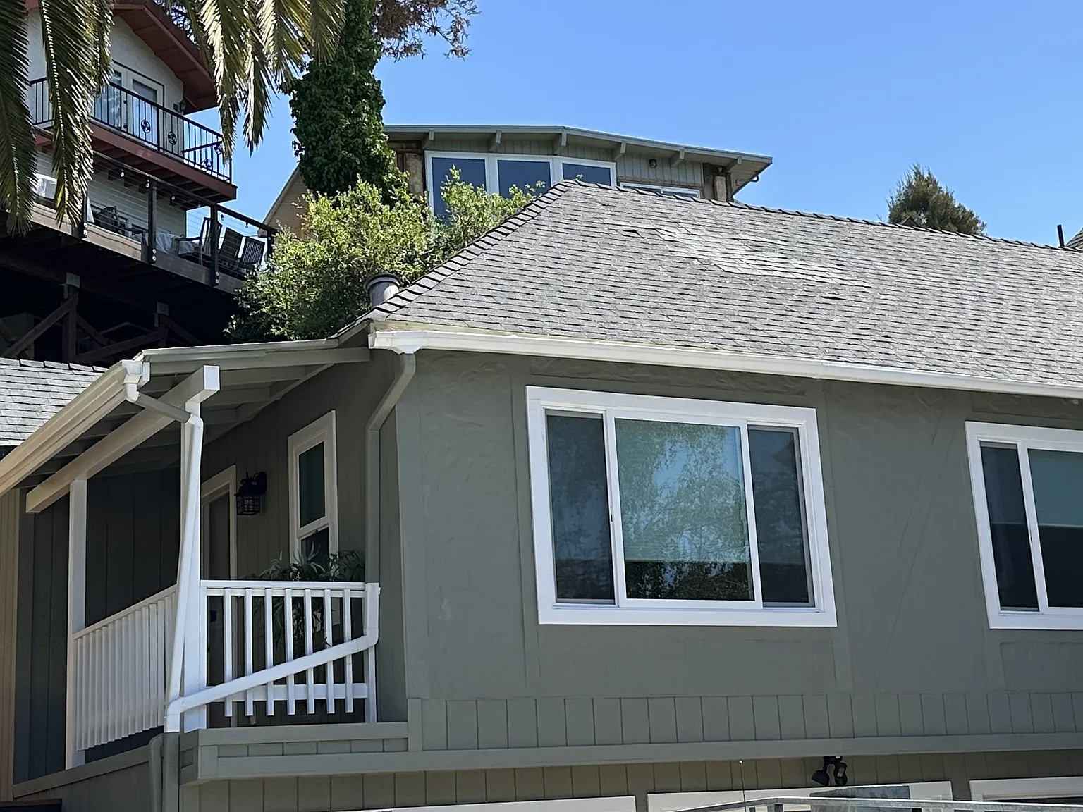 305 Treasure Island Dr — Photo 1