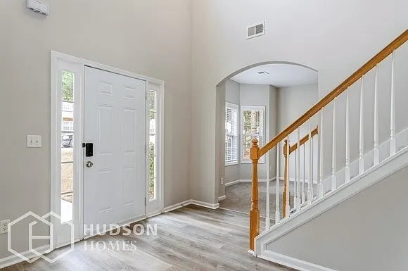 5 bed, 3.0 bath, 3287 sqft, $2,515 — Photo 3