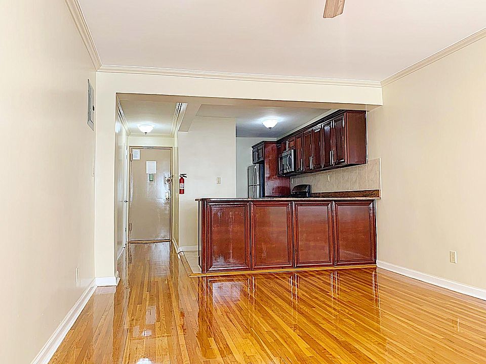 1st image of 15302 88th Ave