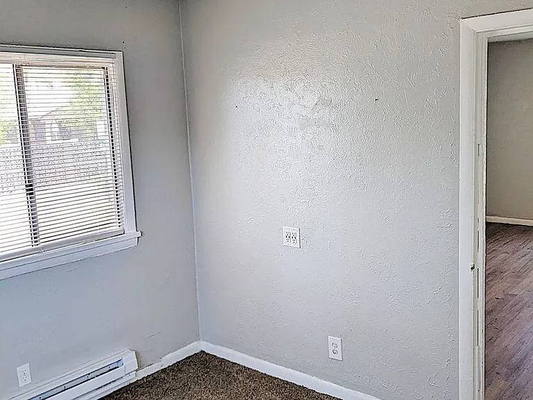 221-225 E Brookside St — Photo 30
