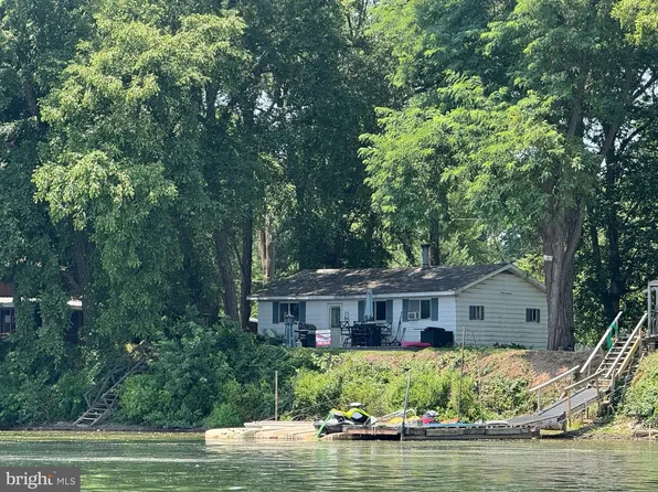 49 Beech Island Rd, Middletown, PA 17057