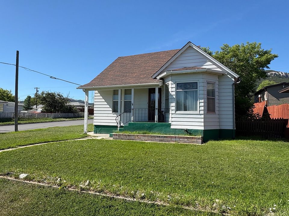 1st image of 1201 Leslie Ave
