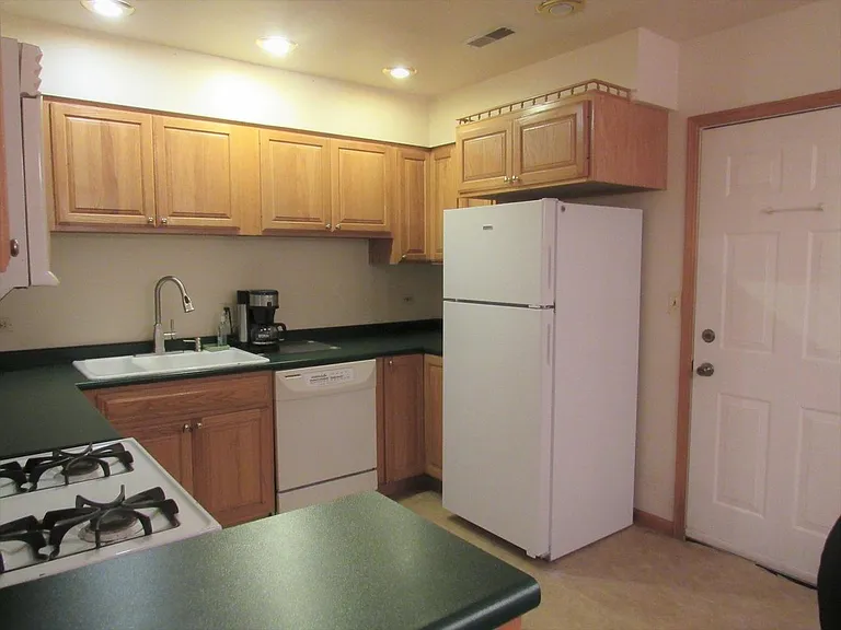3815 S Parnell Ave #1F — Photo 9