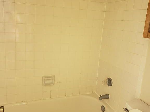 5th image of 4811 Springsong Ln
