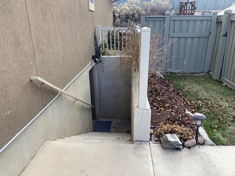 4216 E Inverness Ln — Photo 3