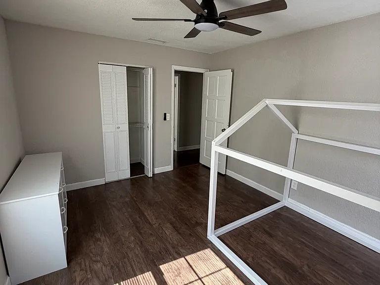 1405 Paula Dr — Photo 15
