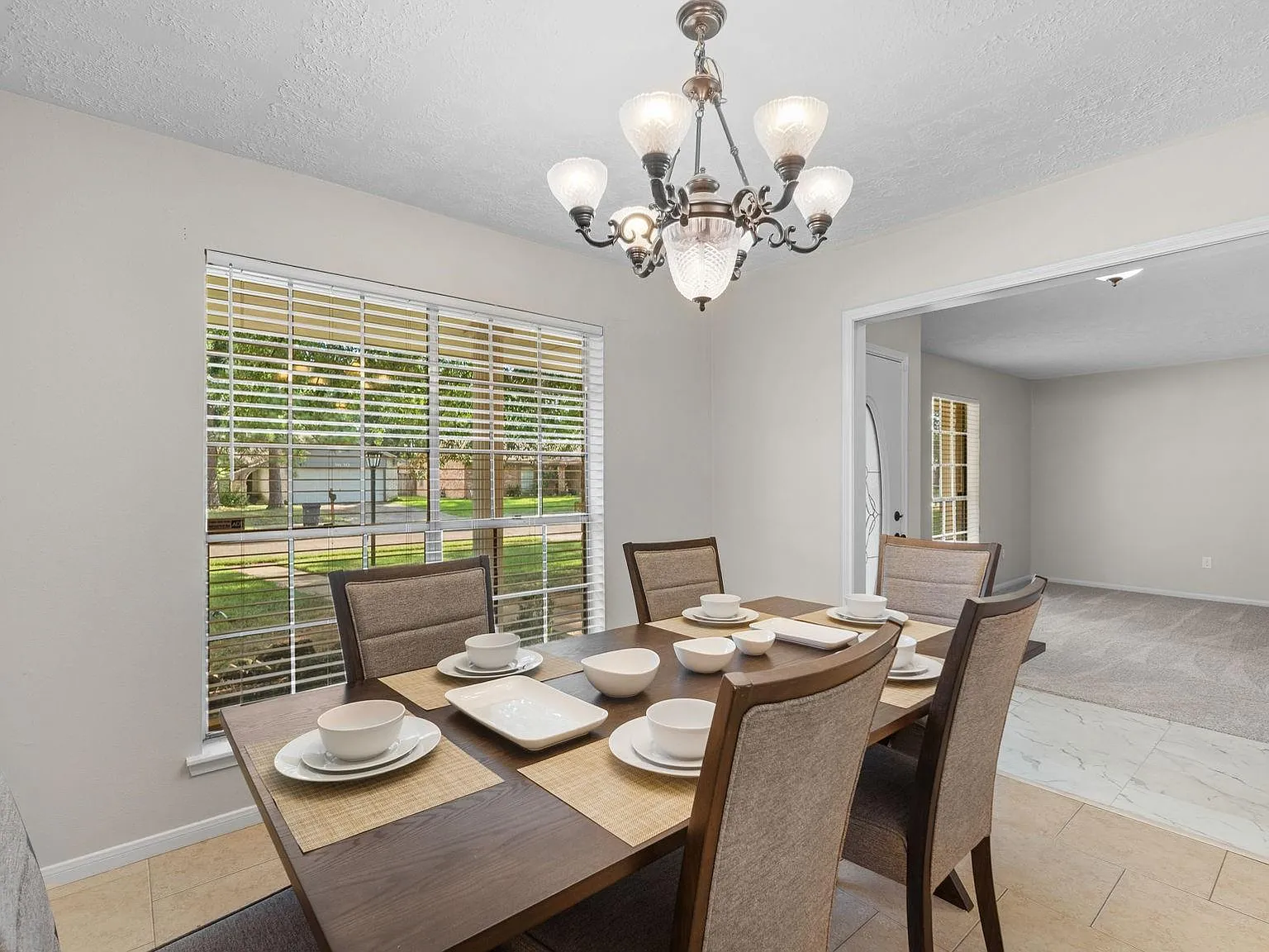 3 bed, 2.0 bath, 1801 sqft, $1,850 — Photo 4