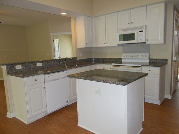 2nd image of 8526 Fox Tail Ln