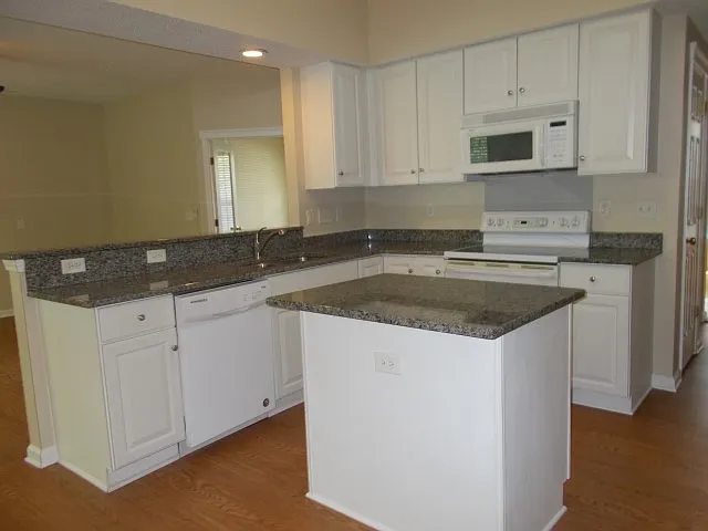 8526 Fox Tail Ln — Photo 2