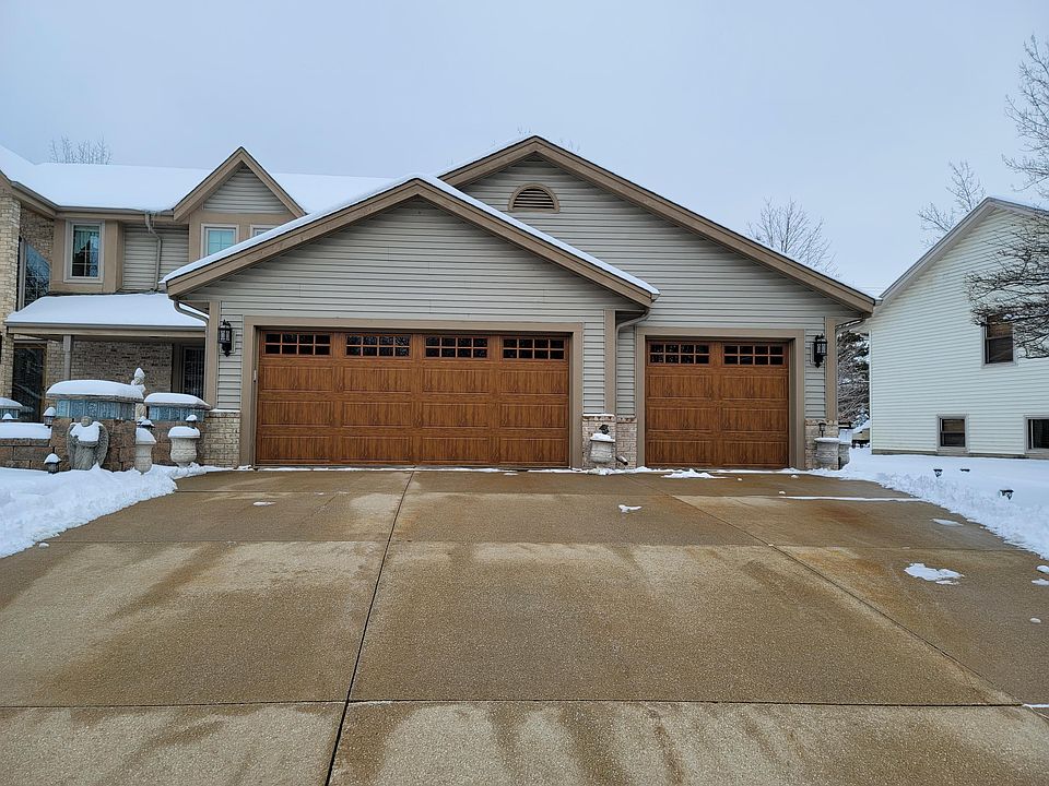 2nd image of 7249 Sherry Ln