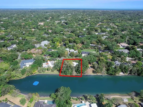 11600 SW 69th Ct, Pinecrest, FL 33156