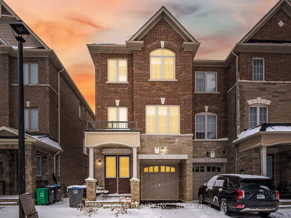 8 Estelle Gate, Brampton, ON L6P 4M9