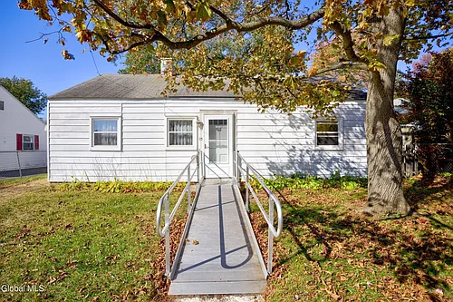13 Hawley Ave Photo 1