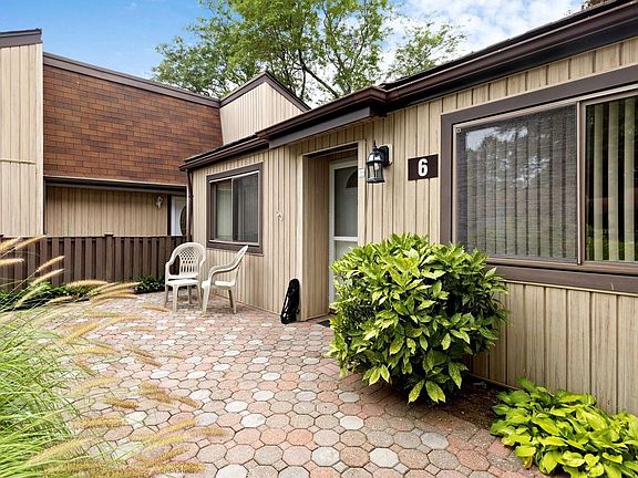 4th image of 6 Strathmore Gate Dr #6