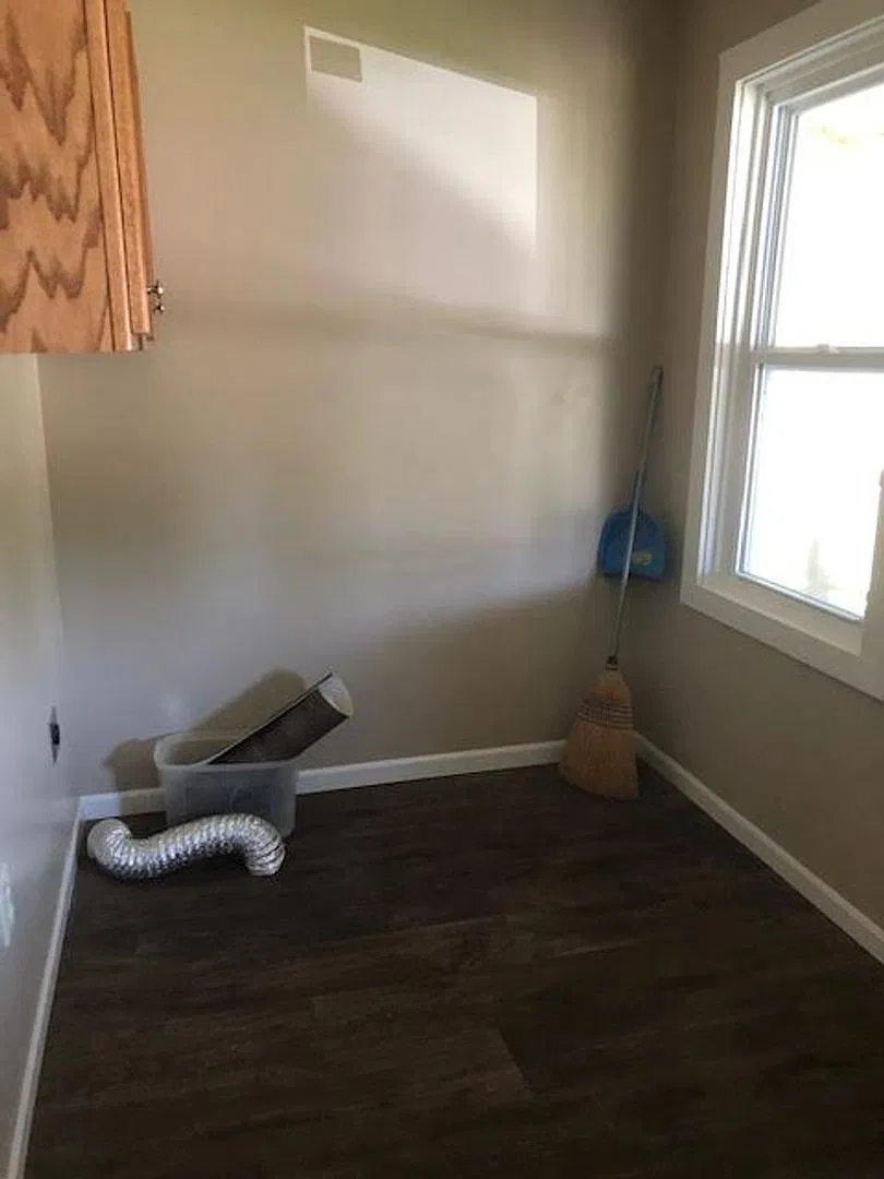 4 Bedroom 2 Bathroom House For Rent — Photo 2