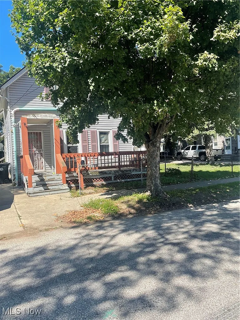 3174 W 31st St photo 1