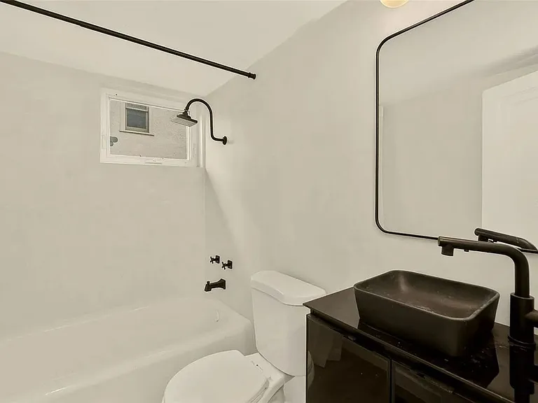 925 16th Ave N #1 — Photo 10