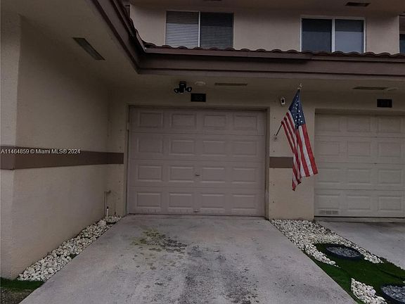 4th image of 958 NW 92nd Ter #958