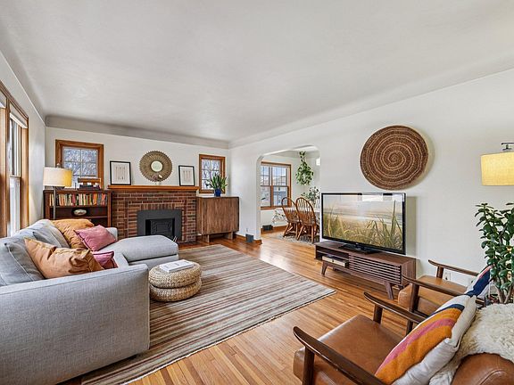 4th image of 1002 Livingston Ave