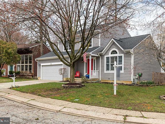 2nd image of 906 Langdon Ct