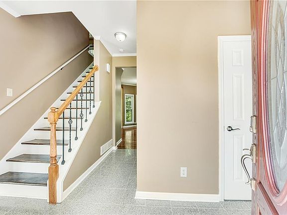 4th image of 1674 Hickory Wood Ct