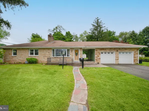 318 Sutherland Rd, Ewing, NJ 08618