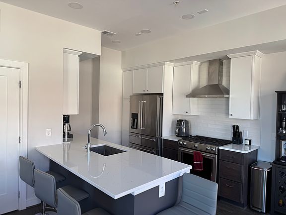 3rd image of 635 Slaters Ln #405