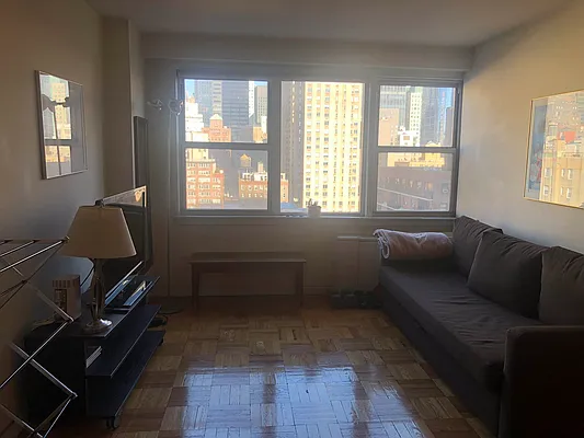 Rented by Compass | media 9