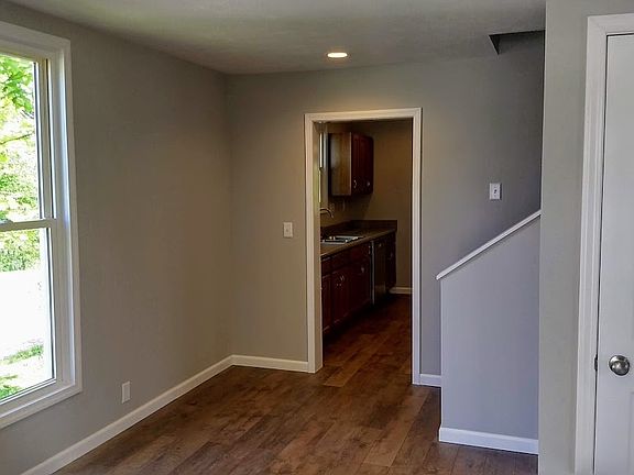 2nd image of 606 Lafayette Ave