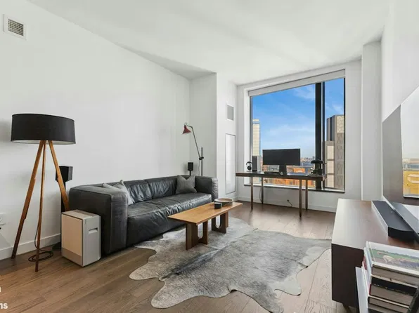 11 Hoyt Street image 1 of 11