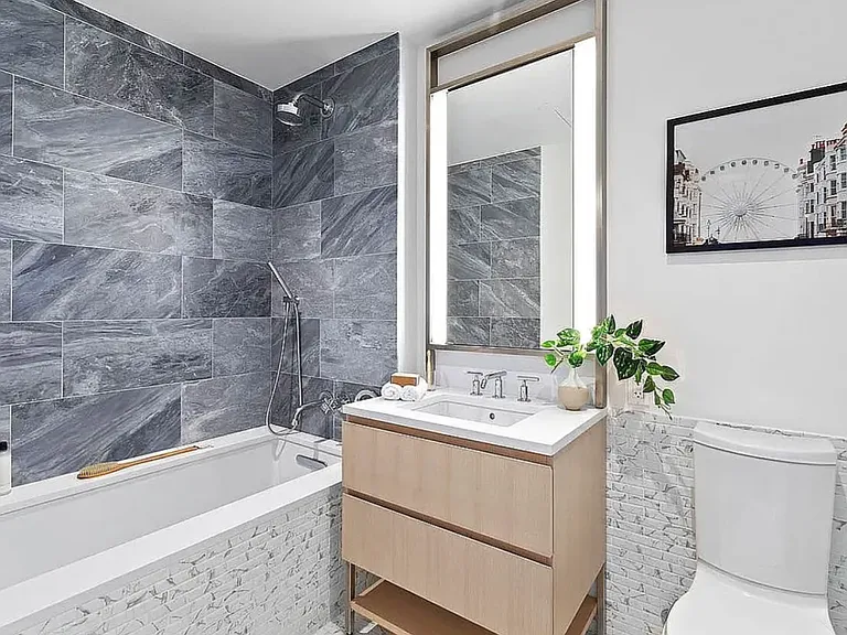 500 W 45th St #509 — Photo 5