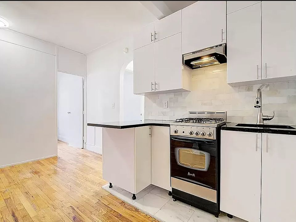 1st image of 301 E 53rd St Unit 2J