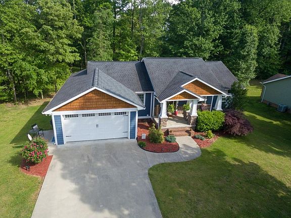 4th image of 519 Old Village Ct