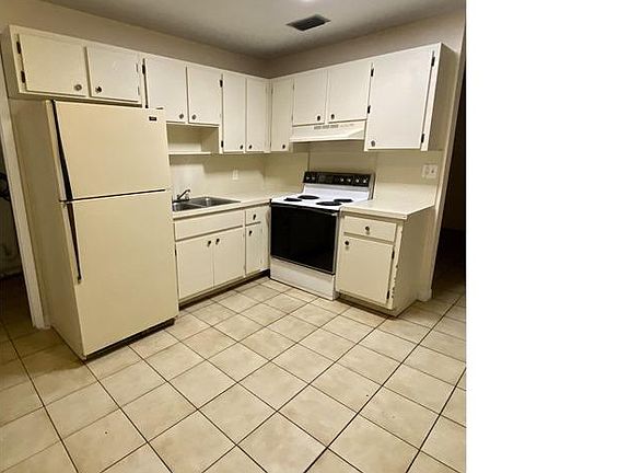 5th image of 9954 NW 25th Ave