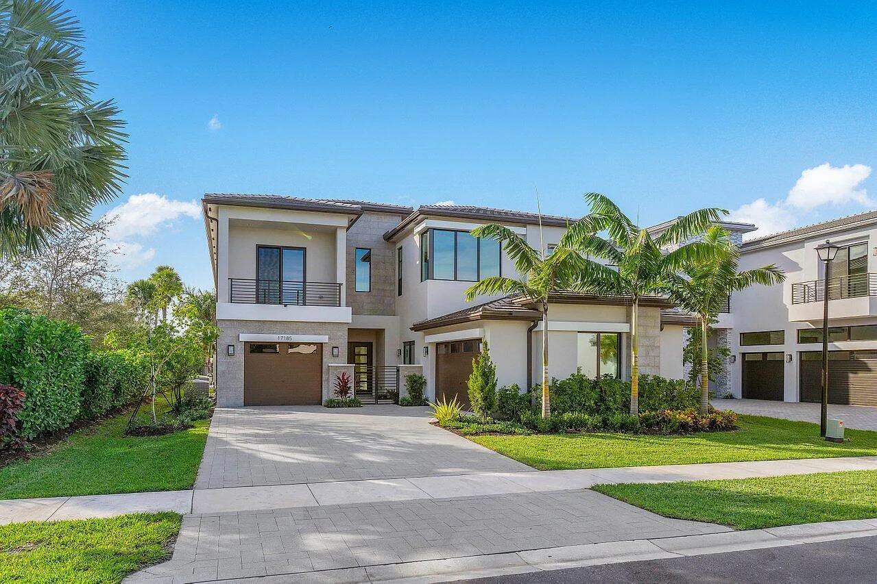 5 bed, 6.5 bath, 5170 sqft, $22,000 — Photo 2