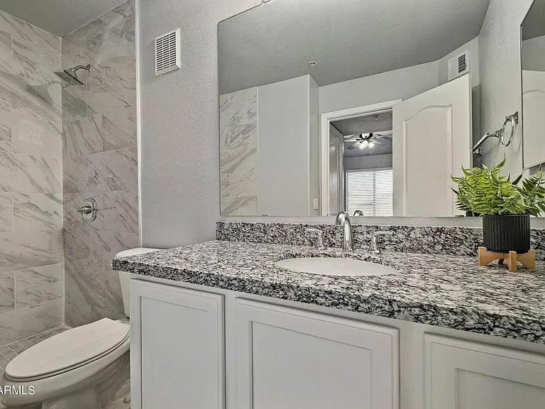 2402 E 5th St #1519 — Photo 14