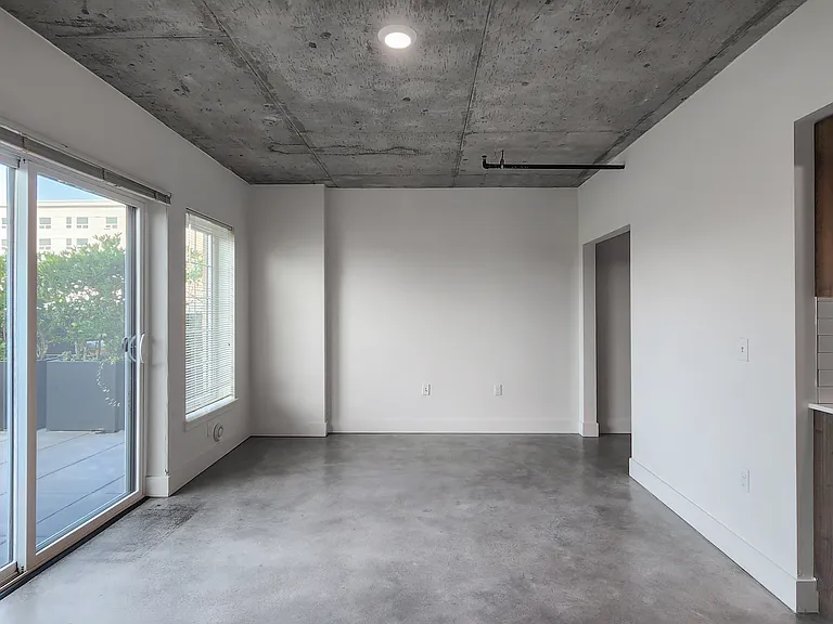 Dunn Motors Apartments — Photo 82