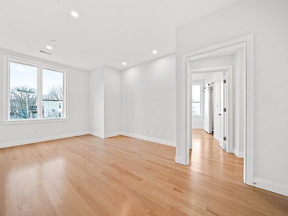 4th image of 4383 Washington St #2