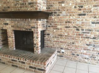 8810 Oakhaven Rd, La Porte, TX 77571