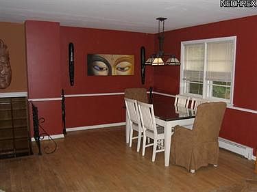 3rd image of 27 W Bel Meadow Ln