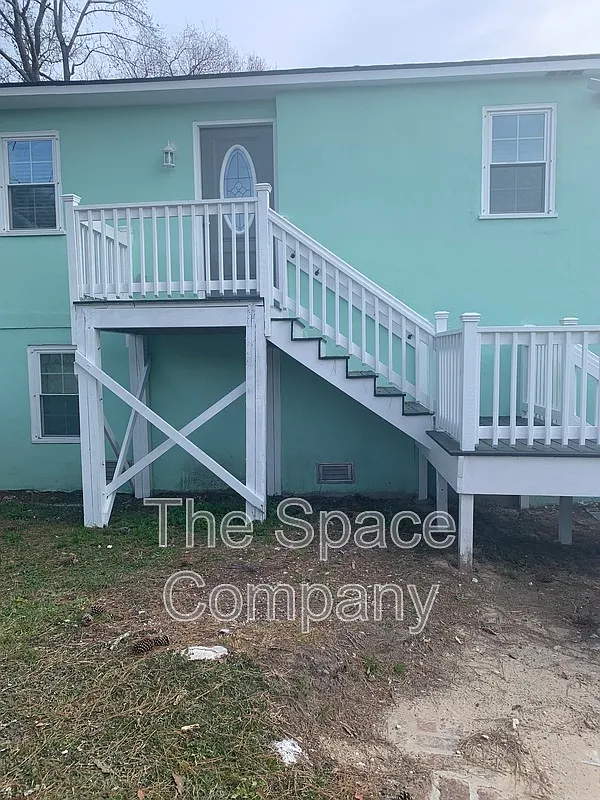 3 bed, 2.0 bath, $2,600 — Photo 1