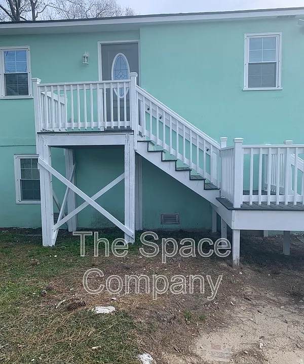 1118 Gunn Ave