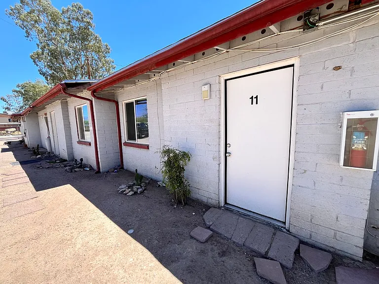 1347 E Benson Hwy — Photo 10