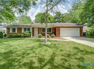 1067 Birch Dr, Perrysburg, OH