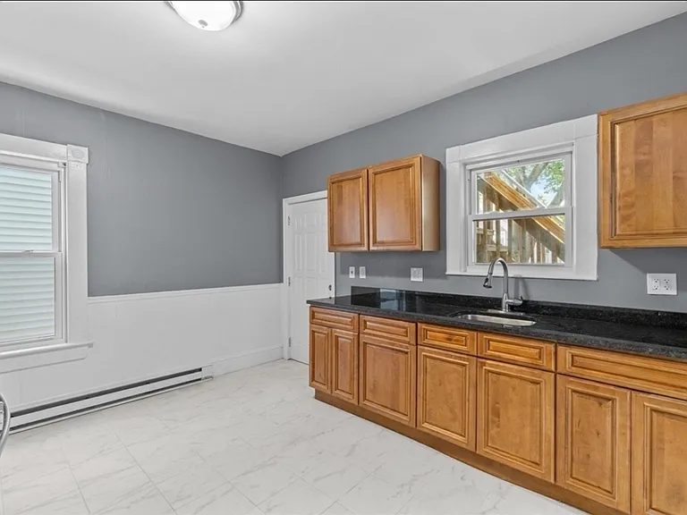 20 Ashland Ave #20 — Photo 8
