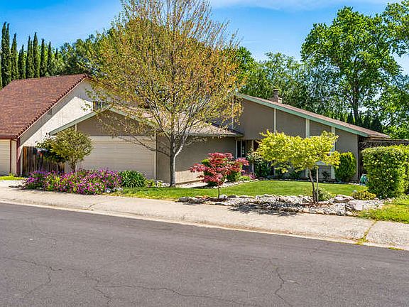 2nd image of 2520 Pinnacles Dr