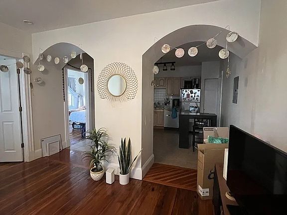 2nd image of 72 Gore St #1