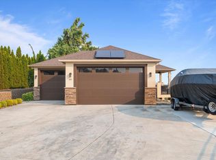 490 Riverwood St, Richland, WA 99352