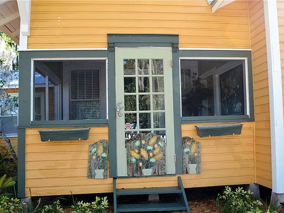 3rd image of 809 S Jefferson Ave